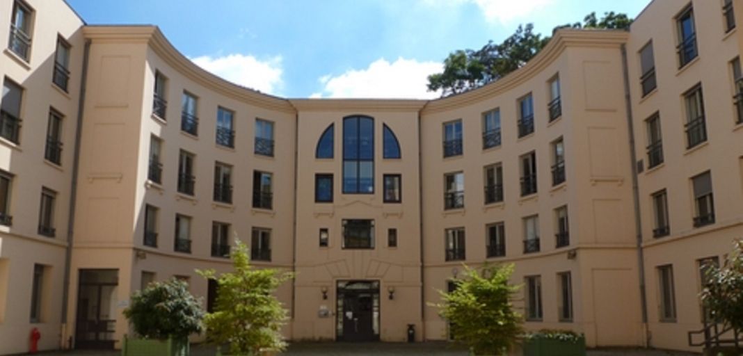 Façade du tribunal administratif de Versailles