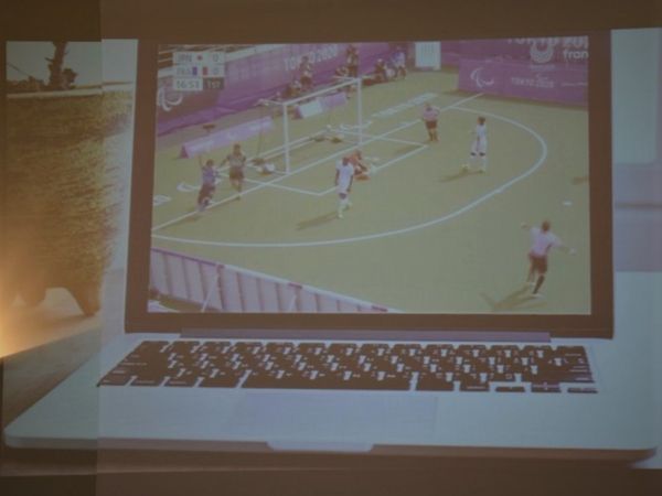 Un match de handisport.